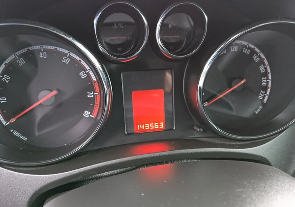 Opel Meriva cena 23900 przebieg: 143000, rok produkcji 2011 z Białobrzegi małe 172